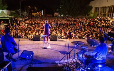 Más de 3500 personas en la noche de música y filosofía en la UNAHUR