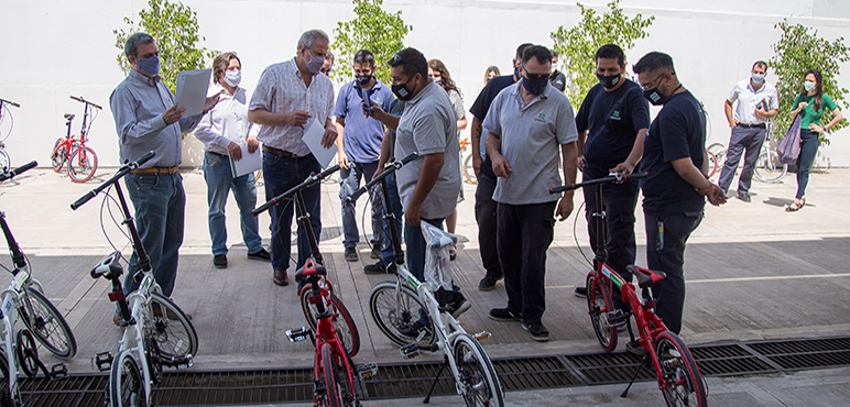 Se entregaron  bicicletas a trabajadores/as esenciales de la UNAHUR