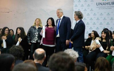 Perczyk entregó diplomas a graduados del instituto de Salud Comunitaria