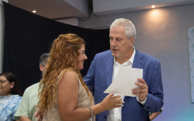 Entrega de certificados de cursos del Centro Tecnológico para el Trabajo y la Producción