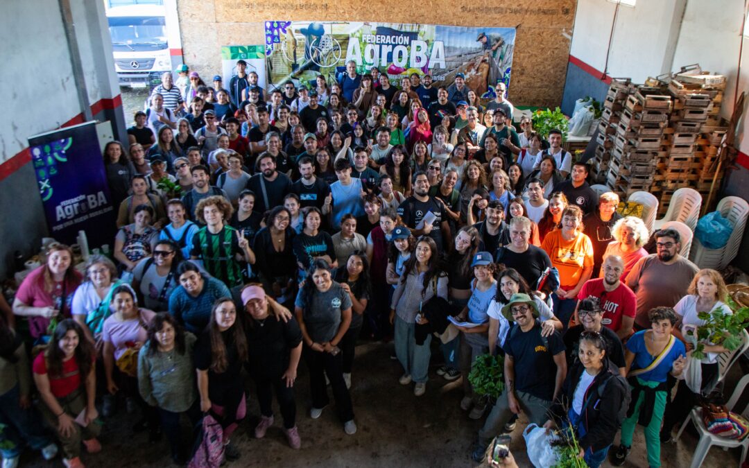Las carreras agrarias de la UNAHUR realizaron una salida educativa a una cooperativa de La Plata