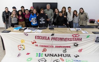 A 50 años de La Noche de los Lápices, estudiantes de la Escuela Preuniversitaria de la UNAHUR reflexionaron sobre memoria y derechos humanos
